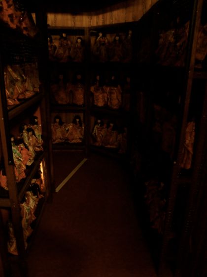 お化け屋敷の人形倉庫